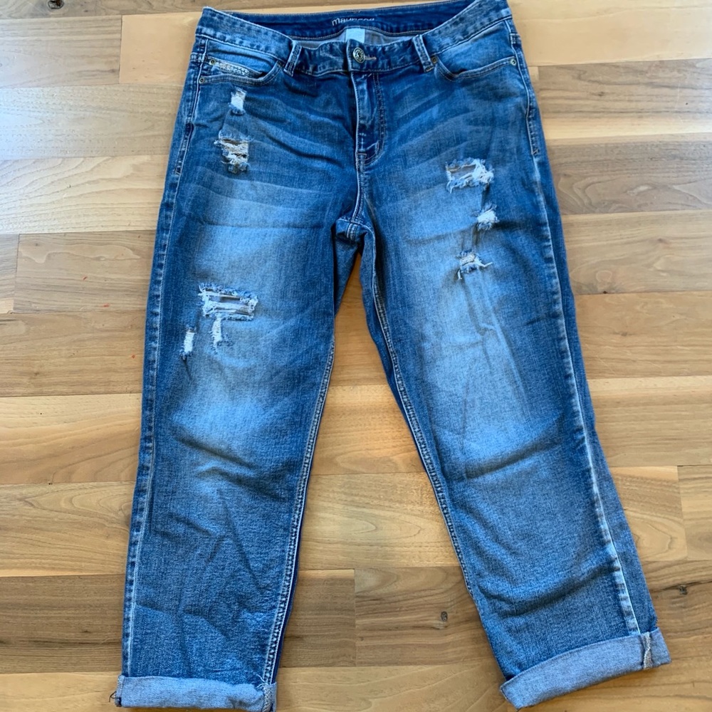 Maurices Denim Jean Capris Distressed 11/12